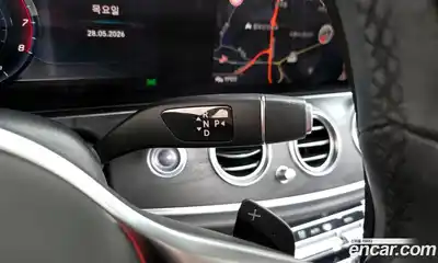 Mercedes-Benz E-Class 2019 2.0 автомат (гидро), миниатюра 12
