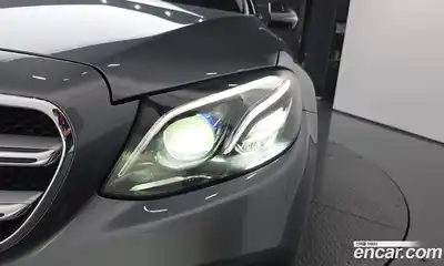 Mercedes-Benz E-Class 2019 2.0 автомат (гидро), миниатюра 8