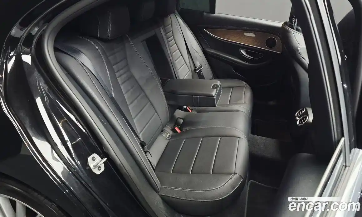 Mercedes-Benz E-Class 2021 2.0 автомат (гидро), фото 16