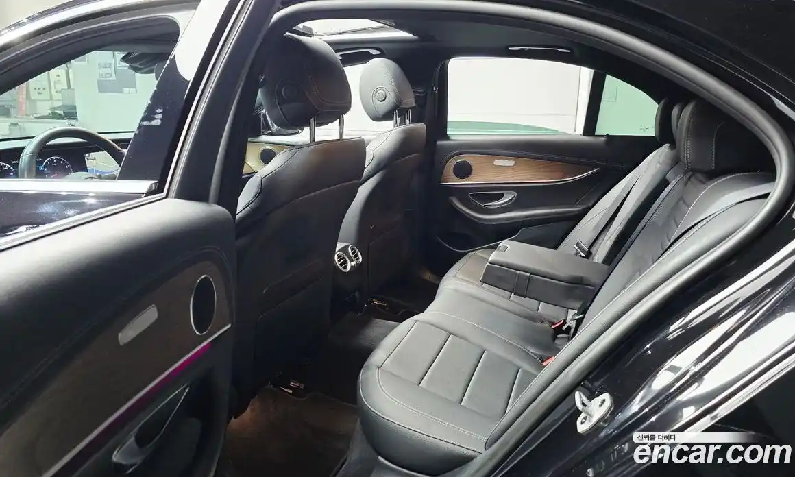 Mercedes-Benz E-Class 2021 2.0 автомат (гидро), фото 17