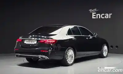 Mercedes-Benz E-Class 2021 2.0 автомат (гидро), миниатюра 2