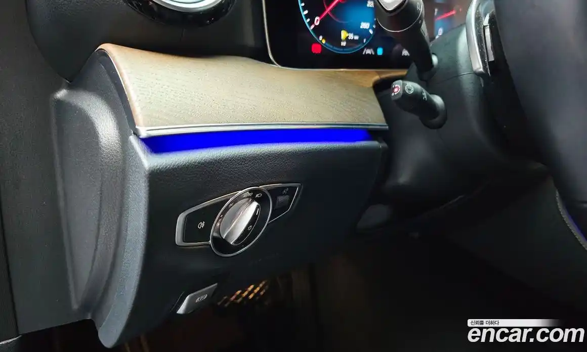 Mercedes-Benz E-Class 2021 2.0 автомат (гидро), фото 35
