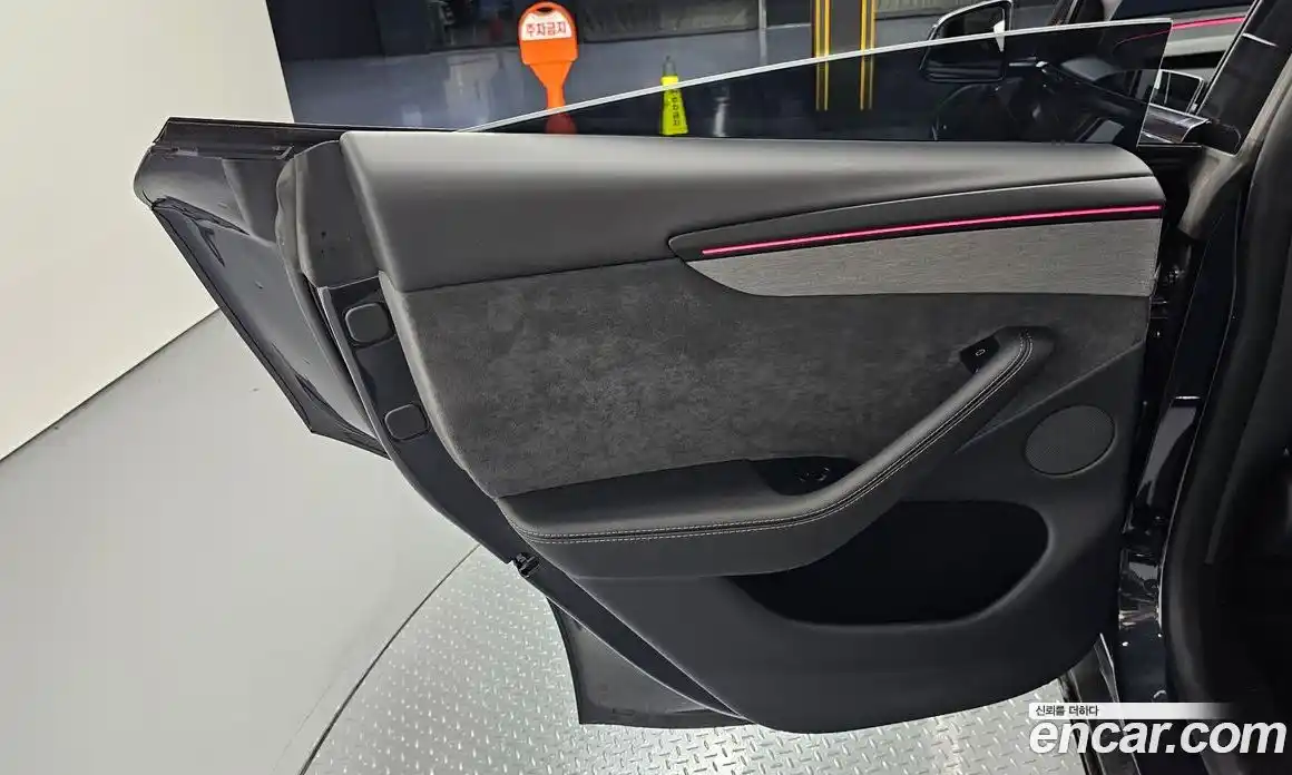 Tesla Model Y 2025 0.2 гидро, фото 15