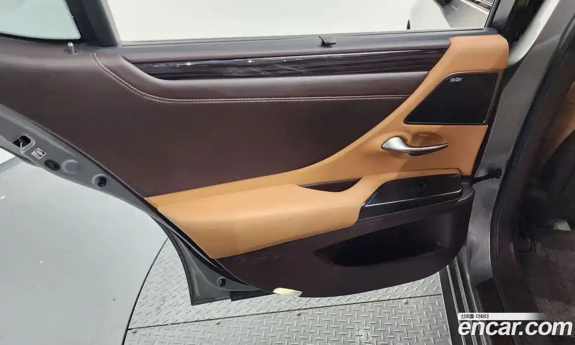 Lexus ES 2019 2.5 гидро, фото 14