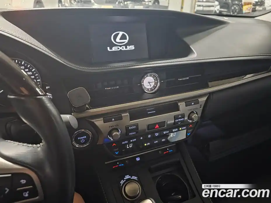 Lexus ES 2016 2.5 вариатор, фото 8