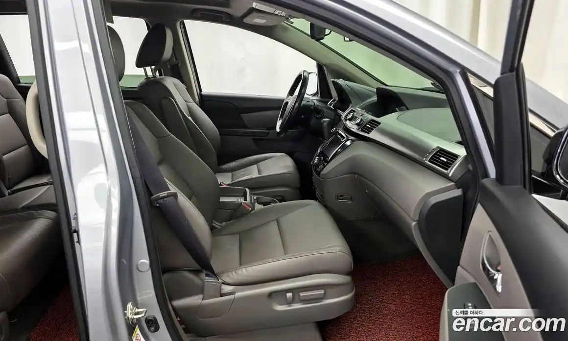 Honda Odyssey 2016 3.5 автомат (гидро), фото 11
