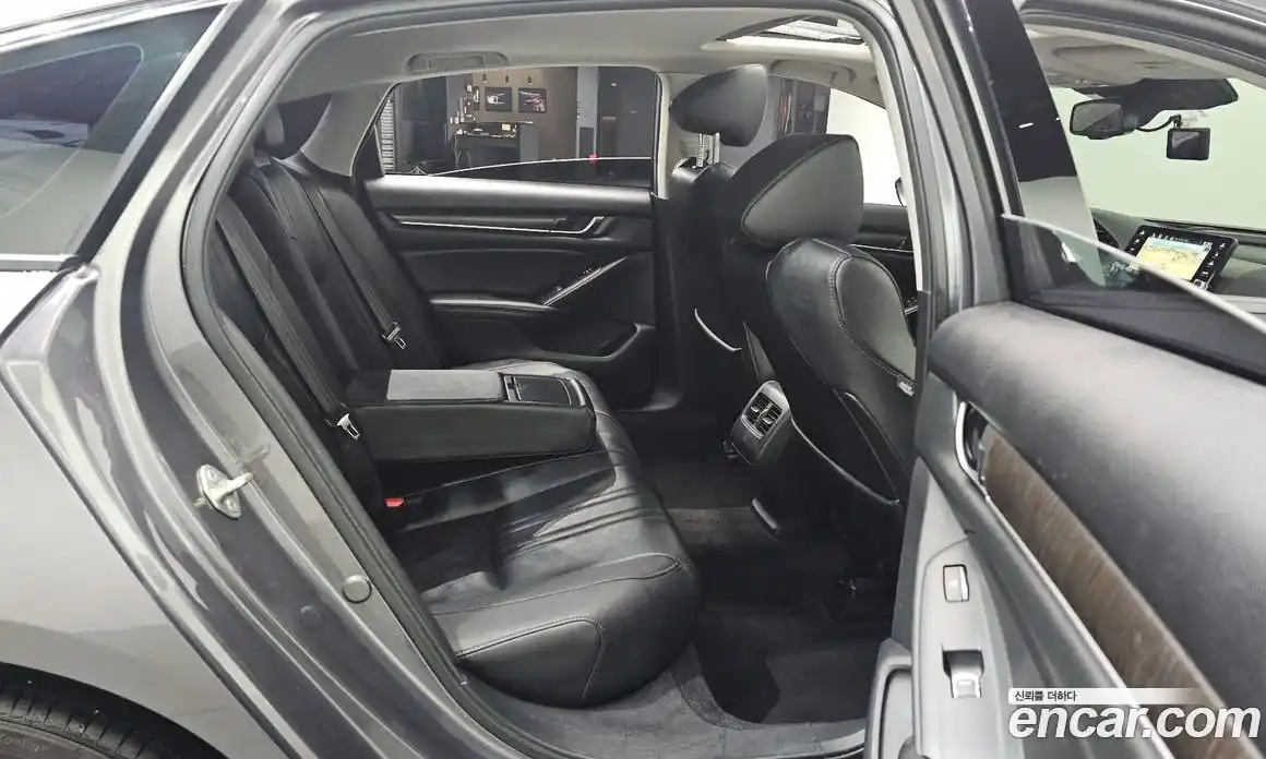 Honda Accord 2019 2.0 автомат (гидро), фото 16