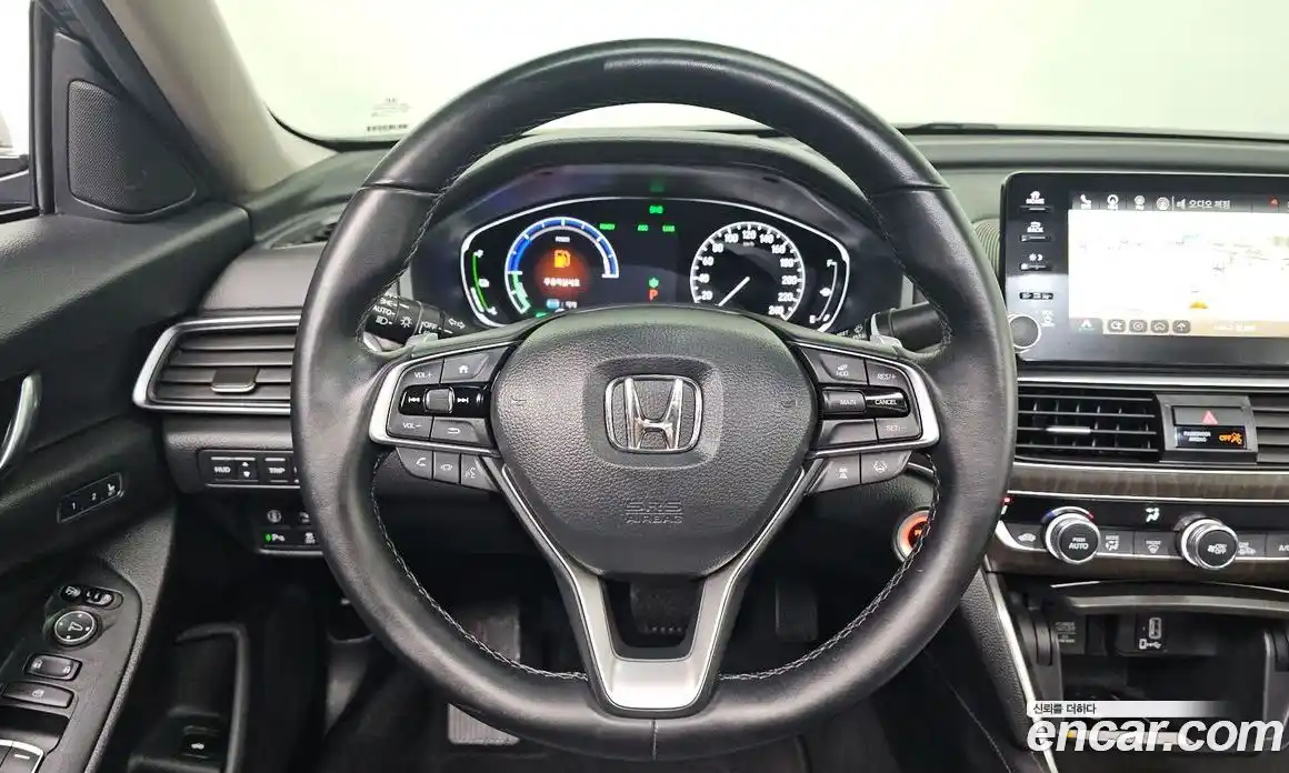 Honda Accord 2019 2.0 автомат (гидро), фото 20