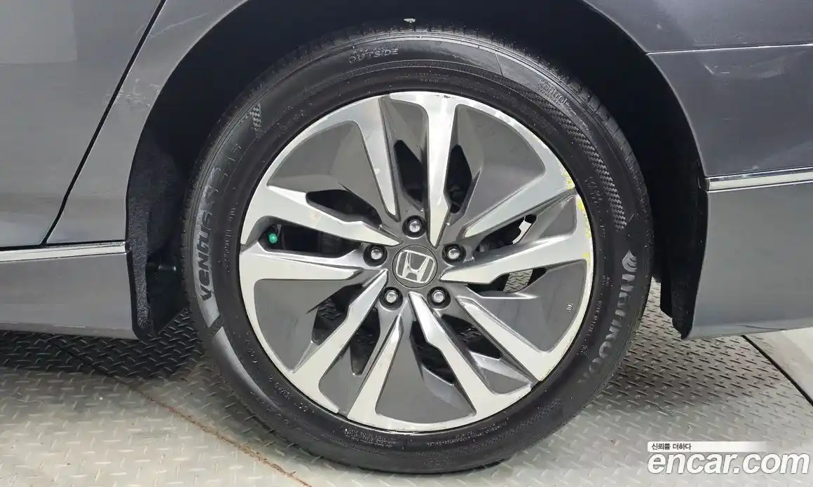 Honda Accord 2019 2.0 автомат (гидро), фото 7
