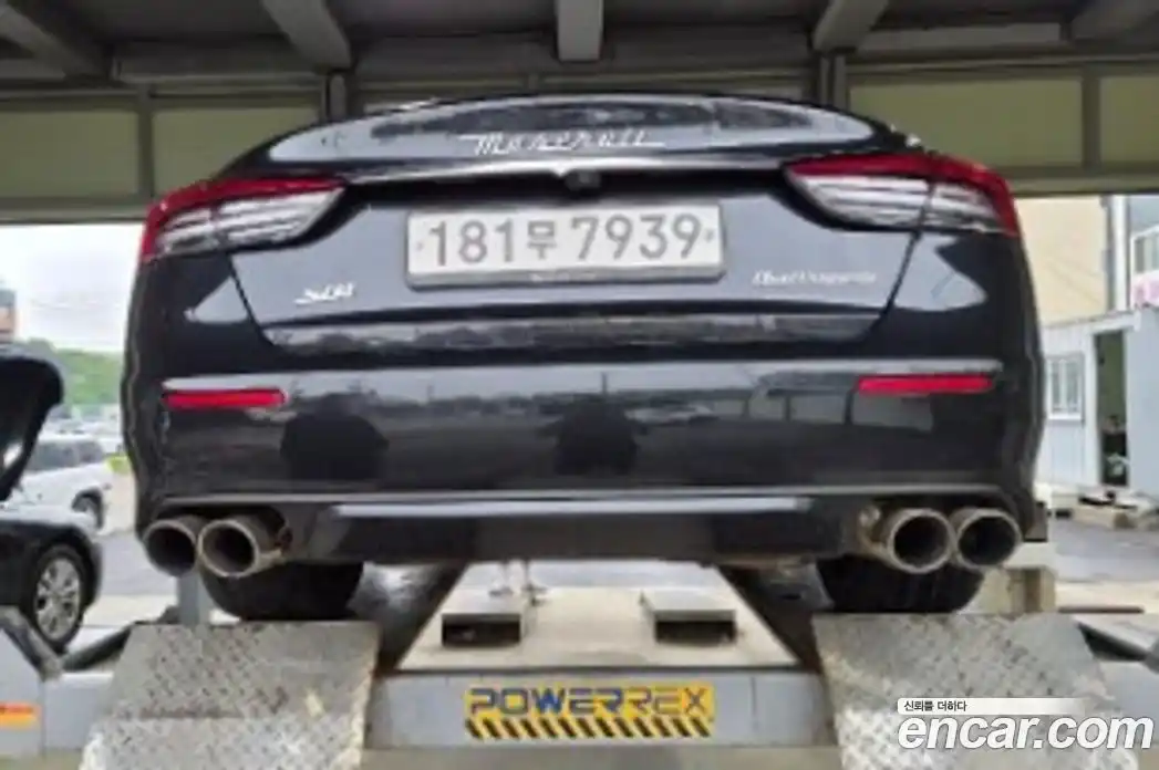 Maserati Quattroporte 2019 3.0 гидро, фото 2