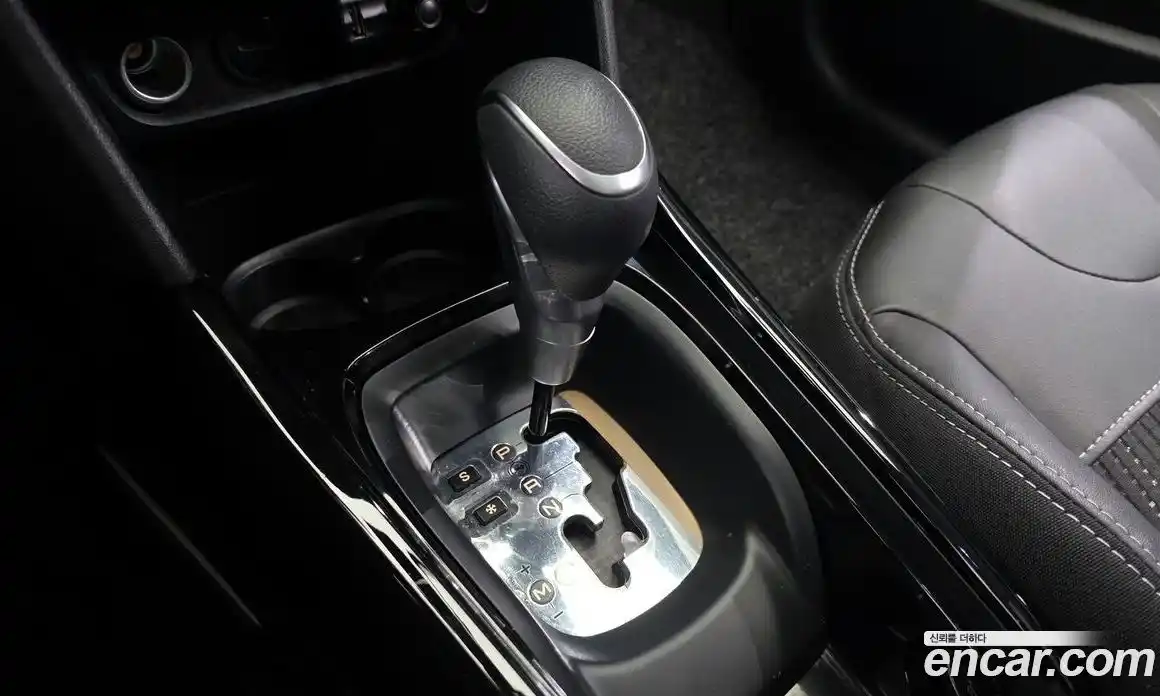 Peugeot 2008 2019 1.5 автомат (гидро), фото 12
