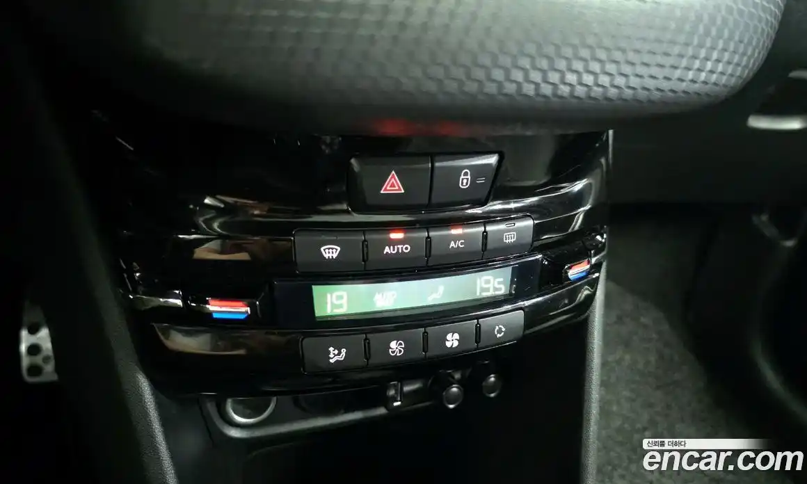 Peugeot 2008 2019 1.5 автомат (гидро), фото 22
