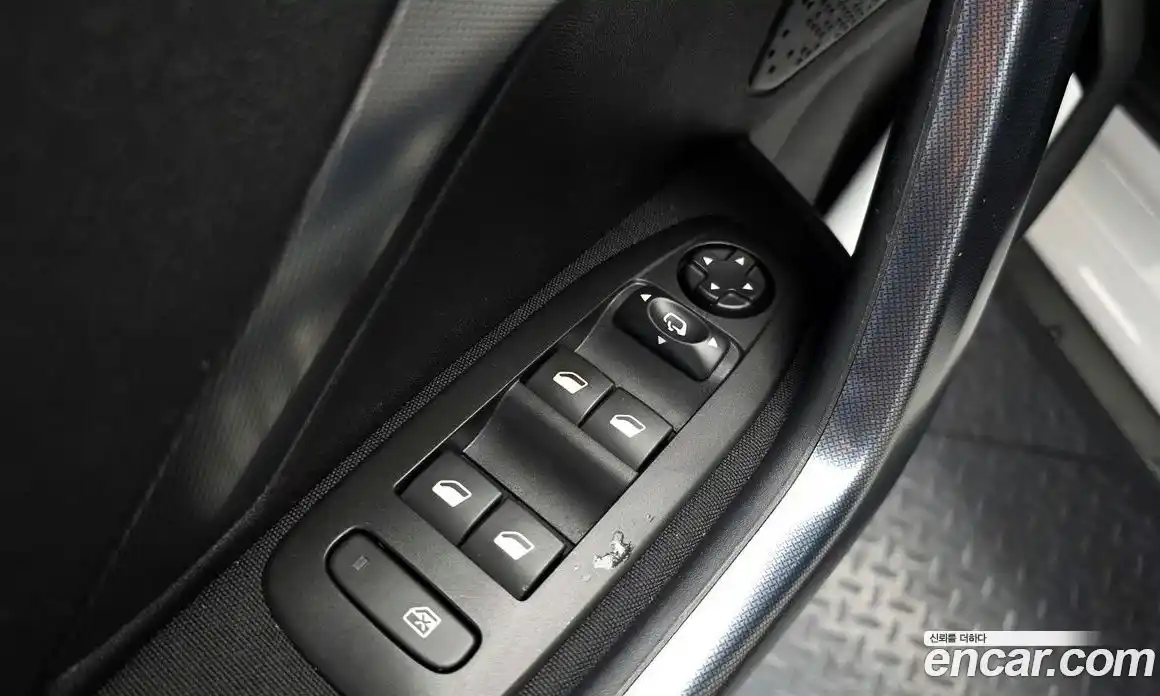 Peugeot 2008 2019 1.5 автомат (гидро), фото 28