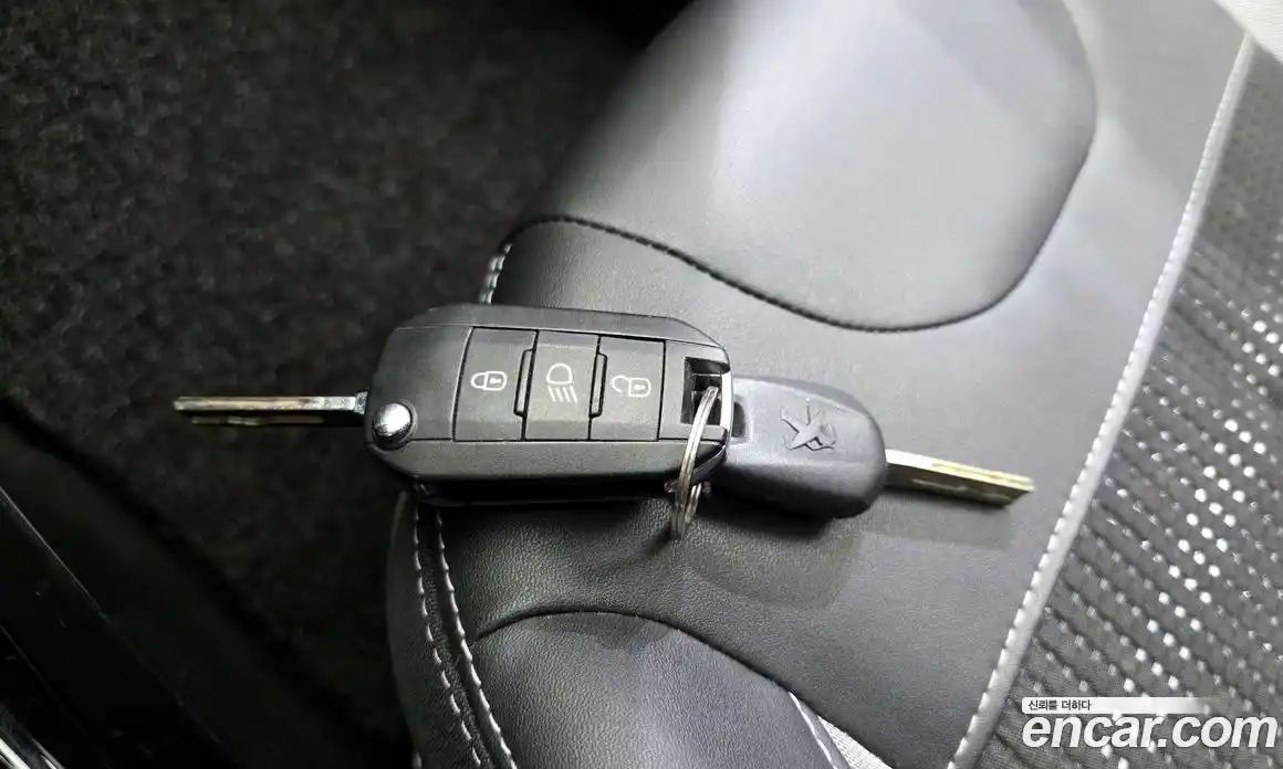 Peugeot 2008 2019 1.5 автомат (гидро), фото 31