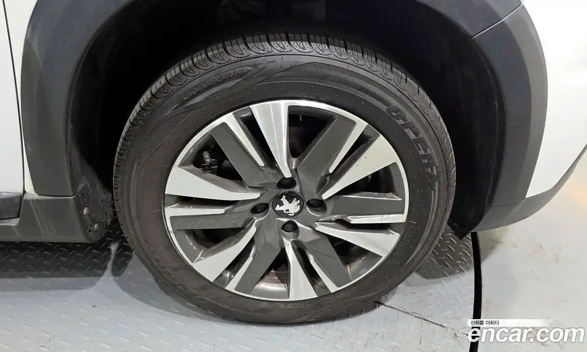 Peugeot 2008 2019 1.5 автомат (гидро), фото 7