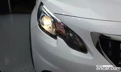 Peugeot 2008 2019 1.5 автомат (гидро), миниатюра 8