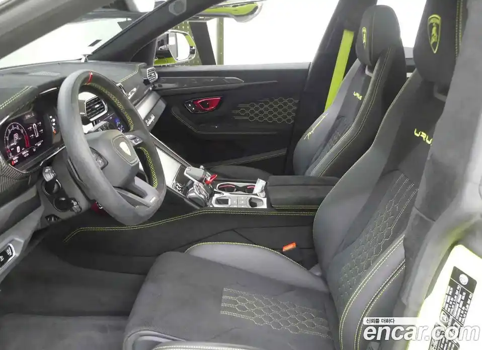 Lamborghini Urus 2024 4.0 гидро, фото 8