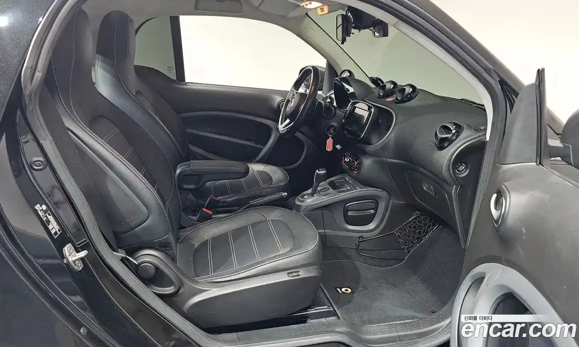 Smart Fortwo 2018 1.5 автомат (гидро), фото 15 Smart Fortwo 2018 1.5 автомат (гидро), фото 15