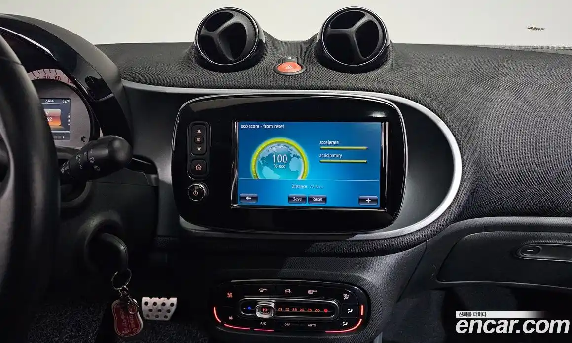 Smart Fortwo 2018 1.5 автомат (гидро), фото 18 Smart Fortwo 2018 1.5 автомат (гидро), фото 18