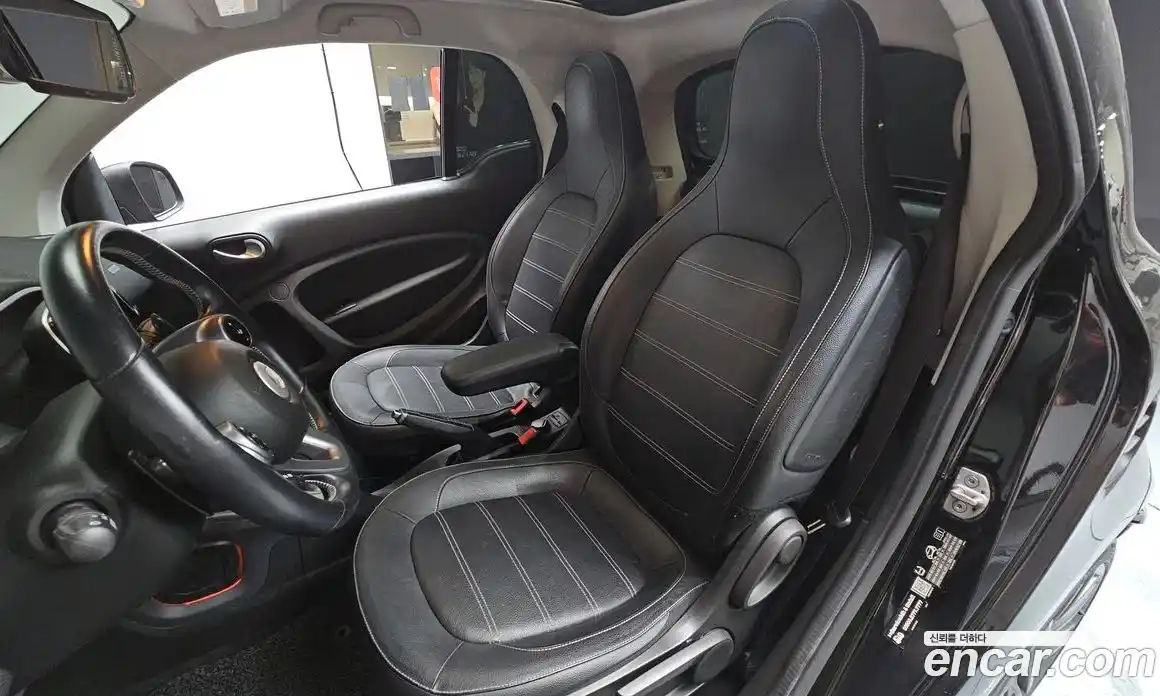 Smart Fortwo 2018 1.5 автомат (гидро), фото 31 Smart Fortwo 2018 1.5 автомат (гидро), фото 31