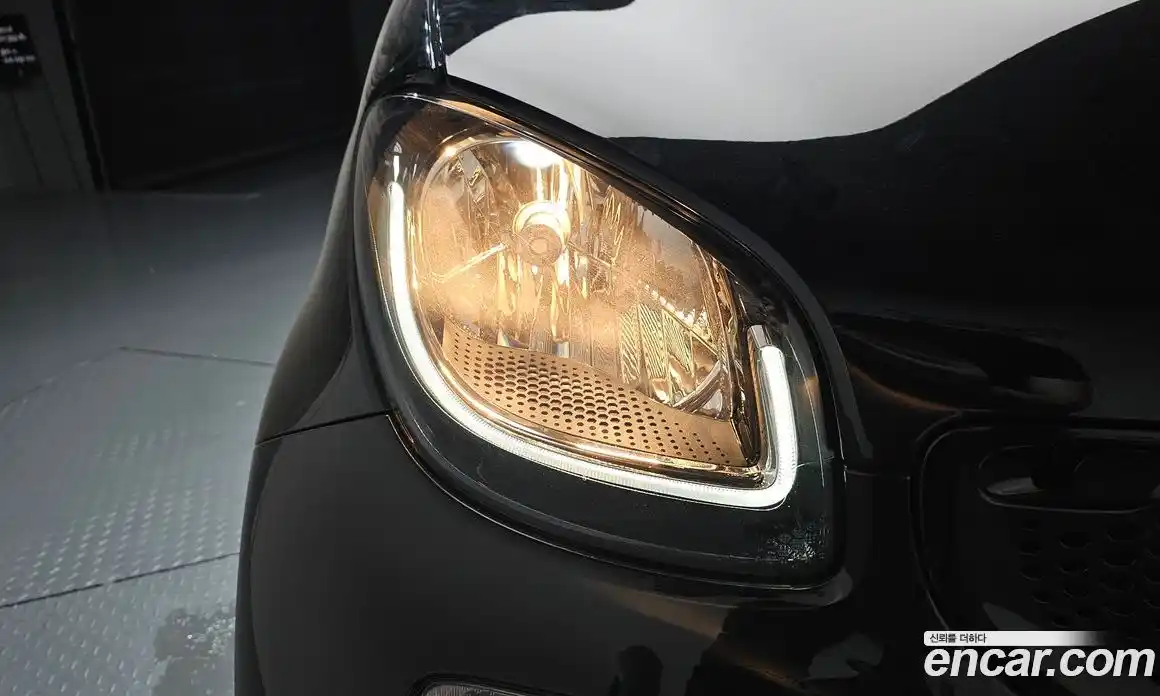 Smart Fortwo 2018 1.5 автомат (гидро), фото 7 Smart Fortwo 2018 1.5 автомат (гидро), фото 7