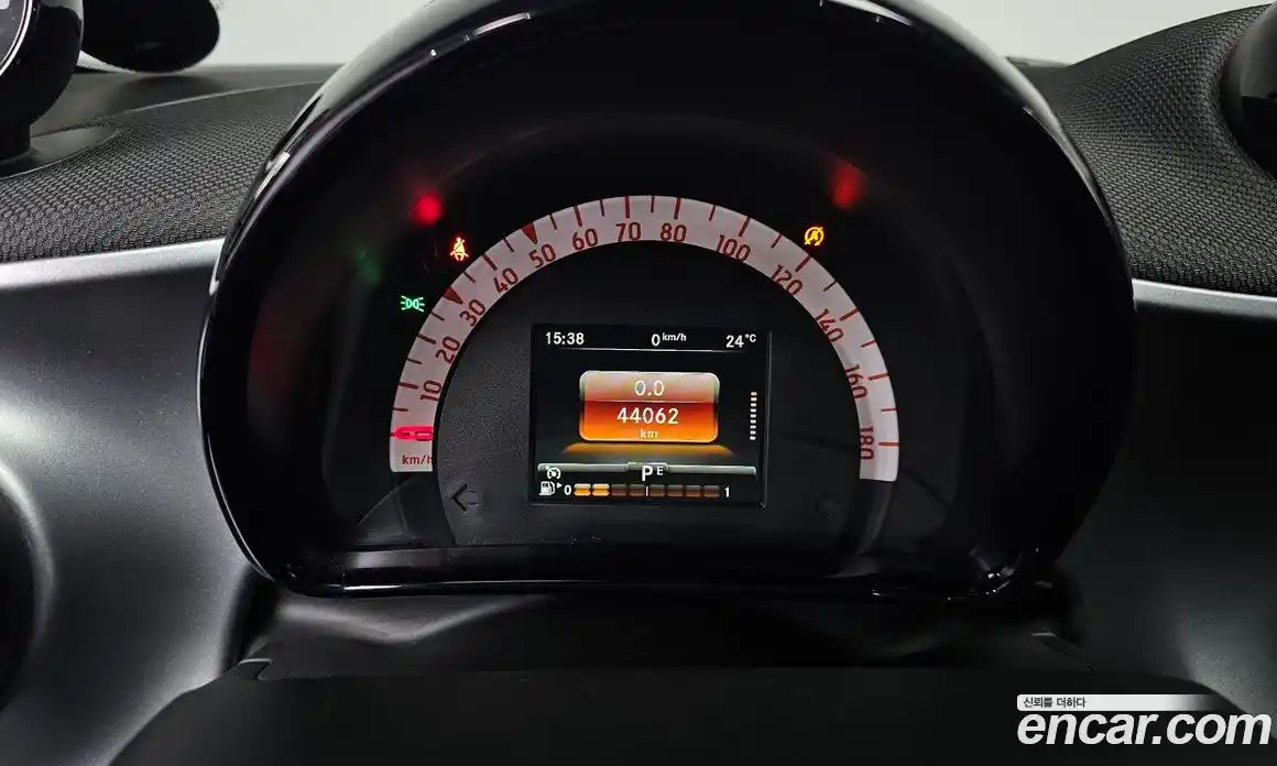 Smart Fortwo 2018 1.5 автомат (гидро), фото 10 Smart Fortwo 2018 1.5 автомат (гидро), фото 10