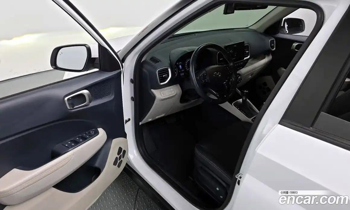 Hyundai Venue 2022 1.6 автомат (гидро), фото 11
