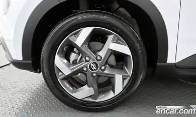 Hyundai Venue 2022 1.6 автомат (гидро), миниатюра 5
