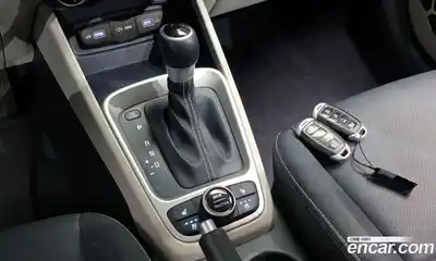 Hyundai Venue 2022 1.6 автомат (гидро), миниатюра 9