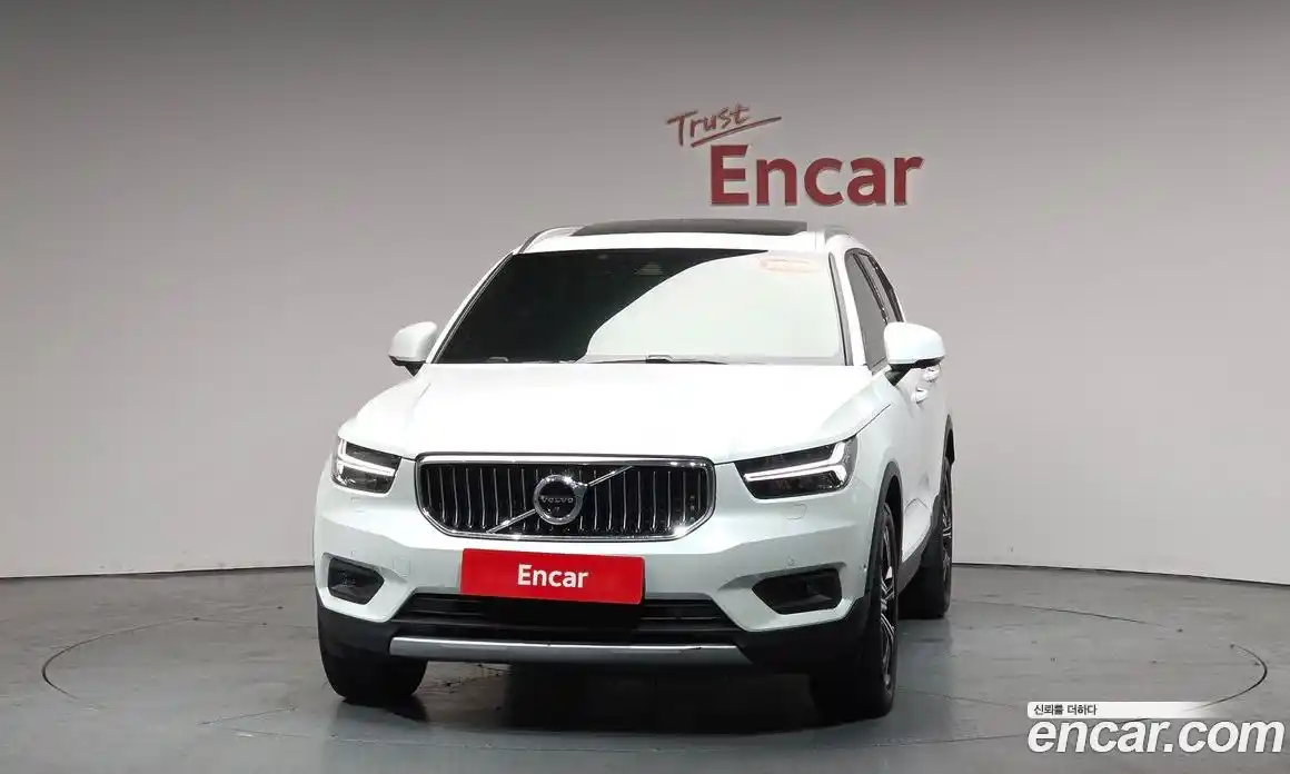 Volvo XC40 2020 2.0 автомат (гидро), фото 2