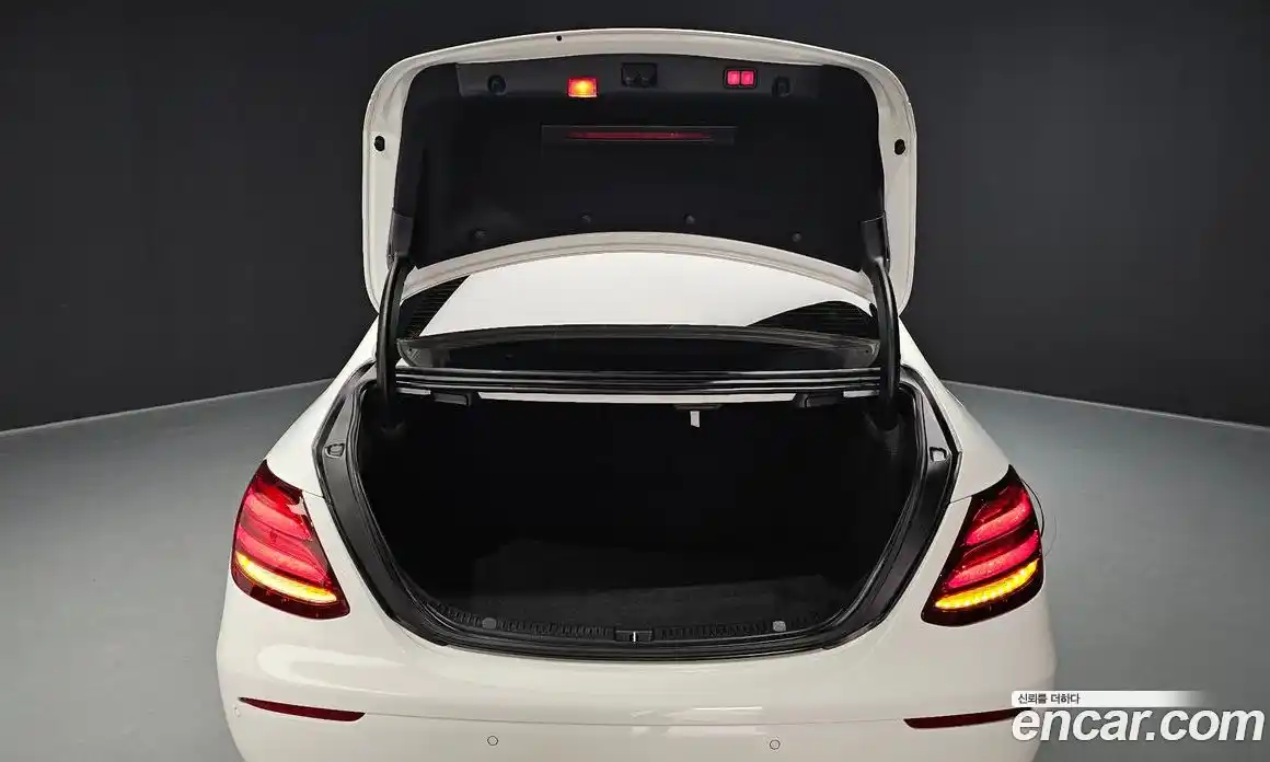 Mercedes-Benz E-Class 2016 2.0 автомат (гидро), фото 25