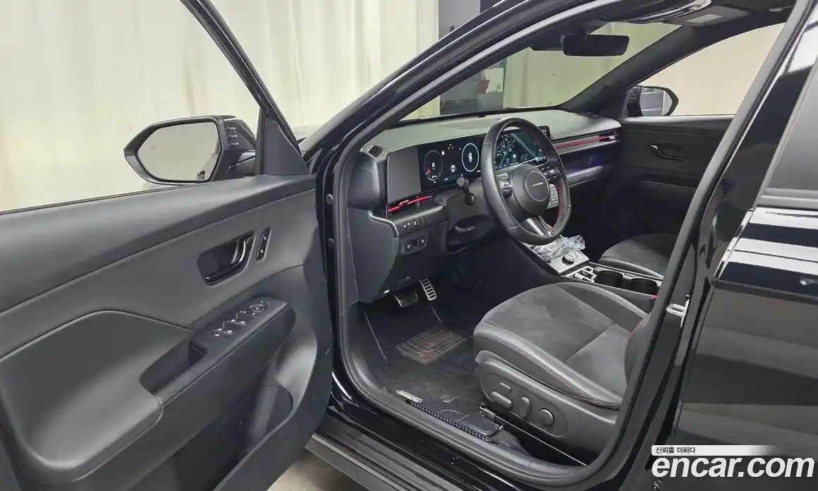 Hyundai Kona 2023 1.6 автомат (гидро), фото 13