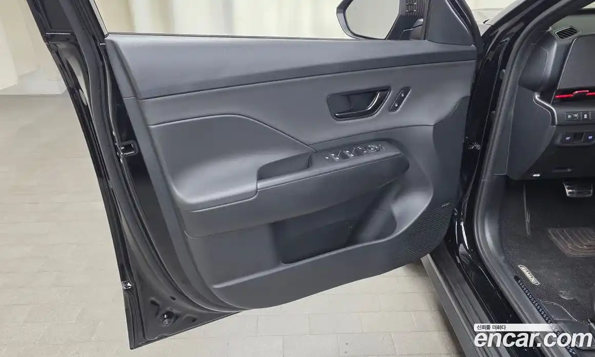 Hyundai Kona 2023 1.6 автомат (гидро), фото 14