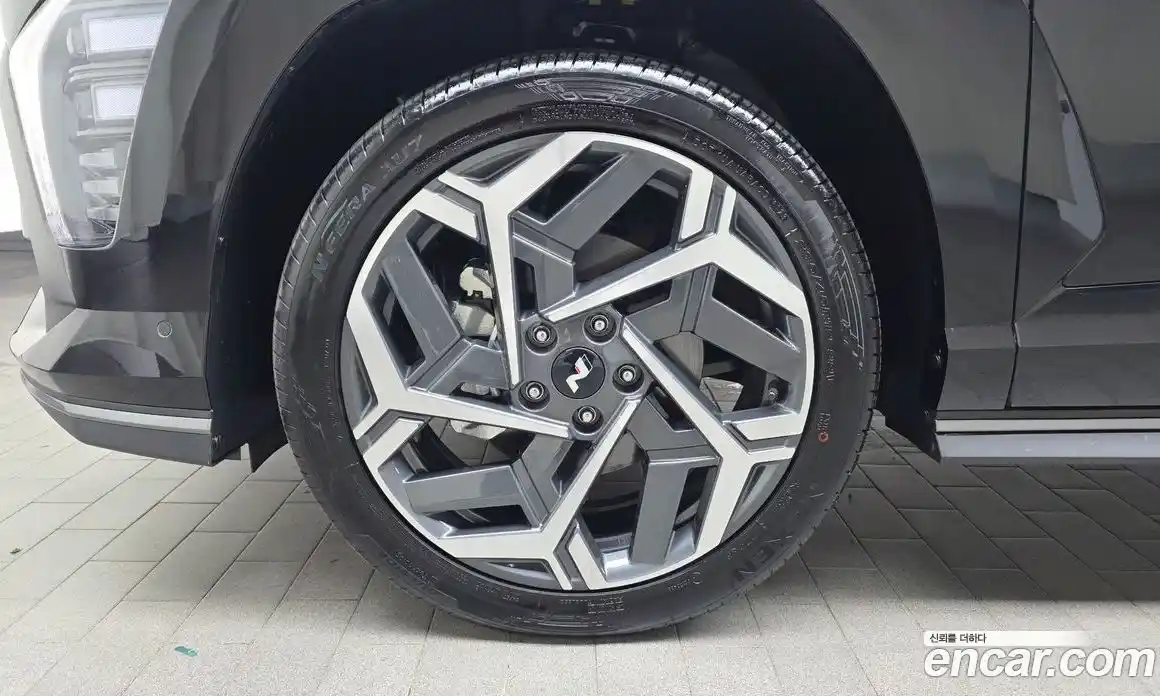 Hyundai Kona 2023 1.6 автомат (гидро), фото 5