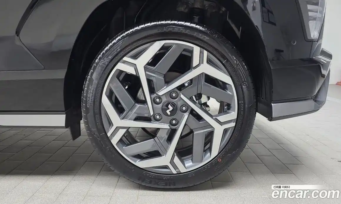 Hyundai Kona 2023 1.6 автомат (гидро), фото 7