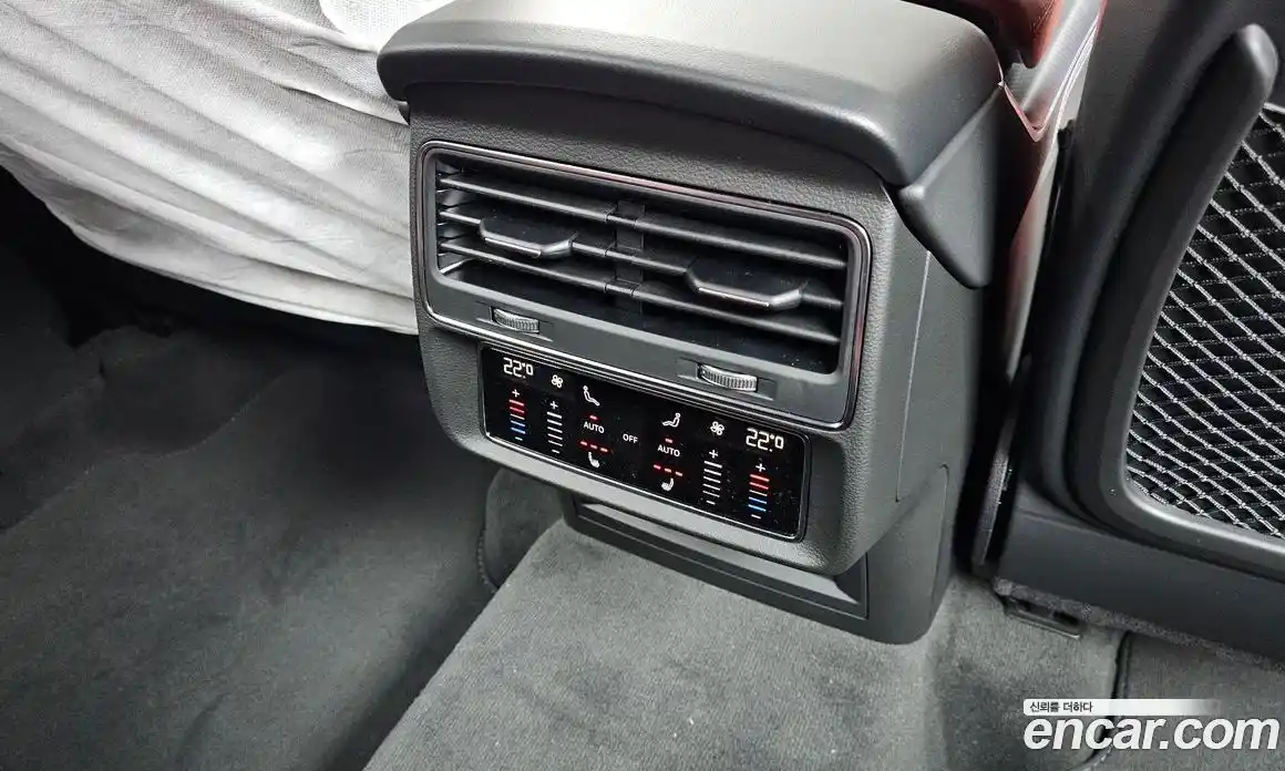 Audi SQ7 2026 4.0 автомат (гидро), фото 31