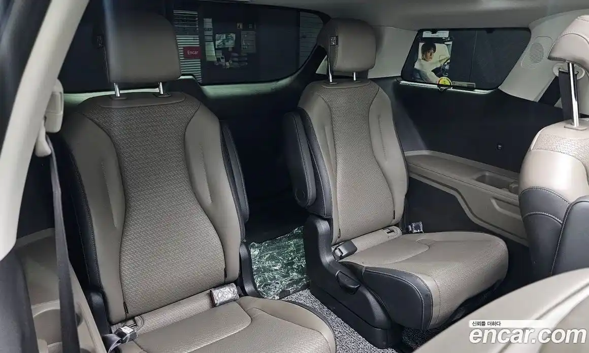 Kia Carnival 2025 1.6 автомат (гидро), фото 11