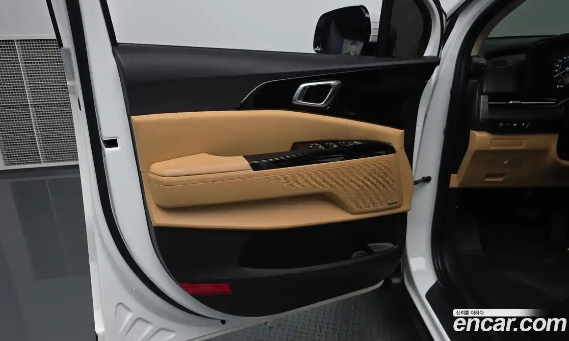 Kia Carnival 2023 2.2 автомат (гидро), фото 14