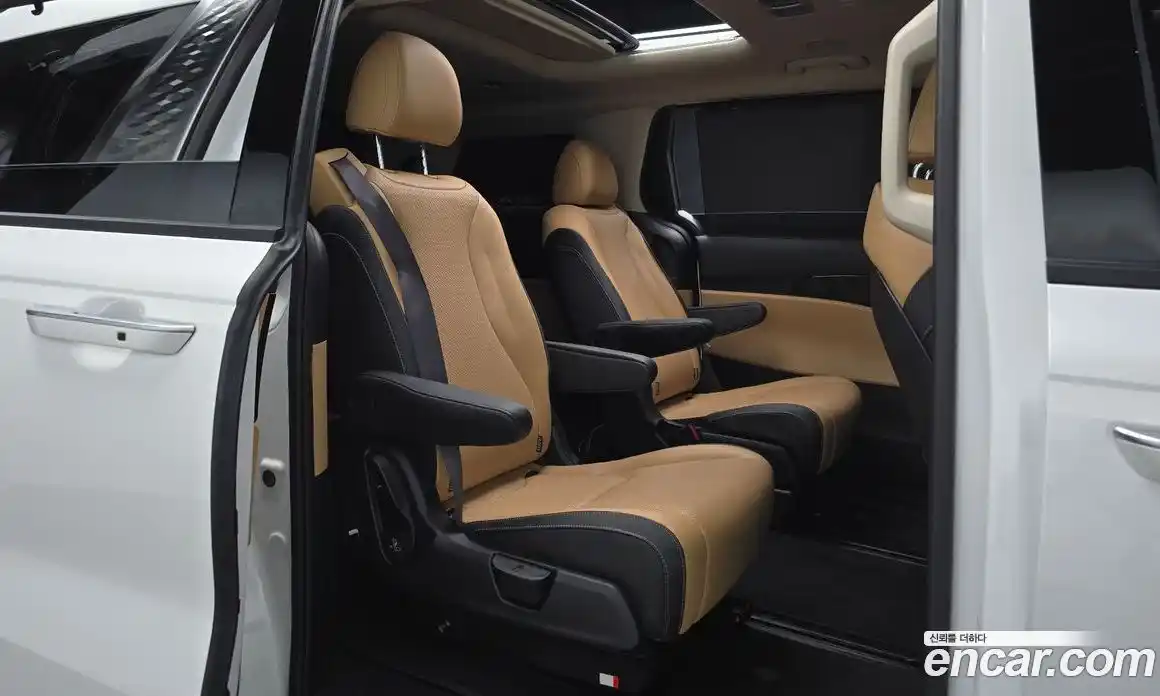 Kia Carnival 2023 2.2 автомат (гидро), фото 18
