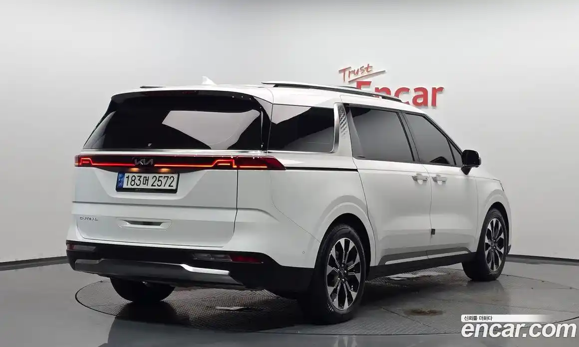 Kia Carnival 2023 2.2 автомат (гидро), фото 2