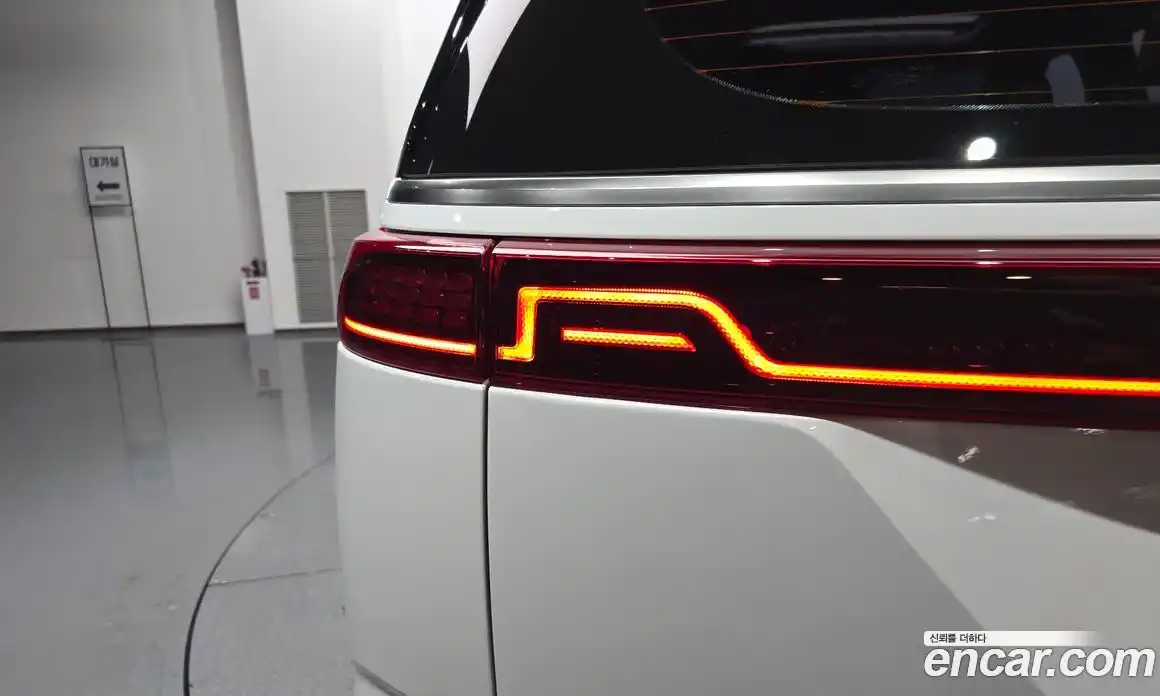 Kia Carnival 2023 2.2 автомат (гидро), фото 9