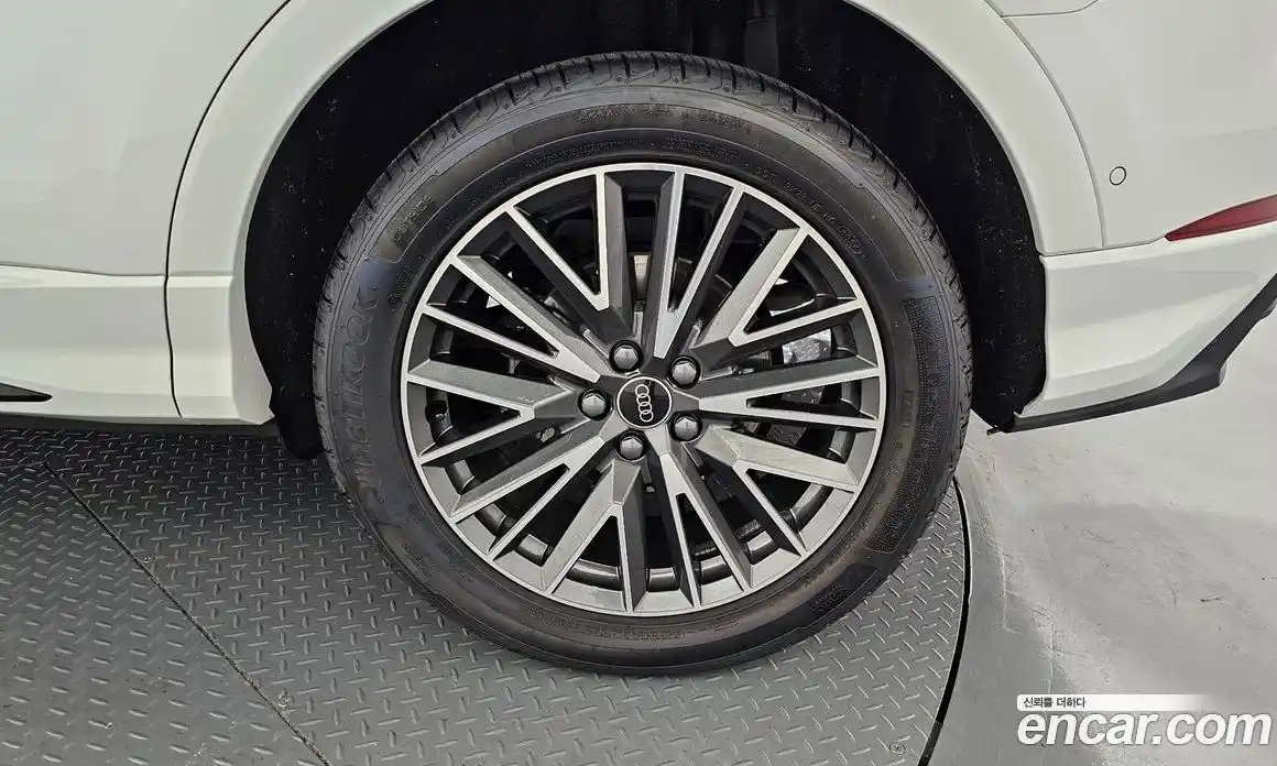 Audi Q3 2025 2.0 автомат (гидро), фото 7