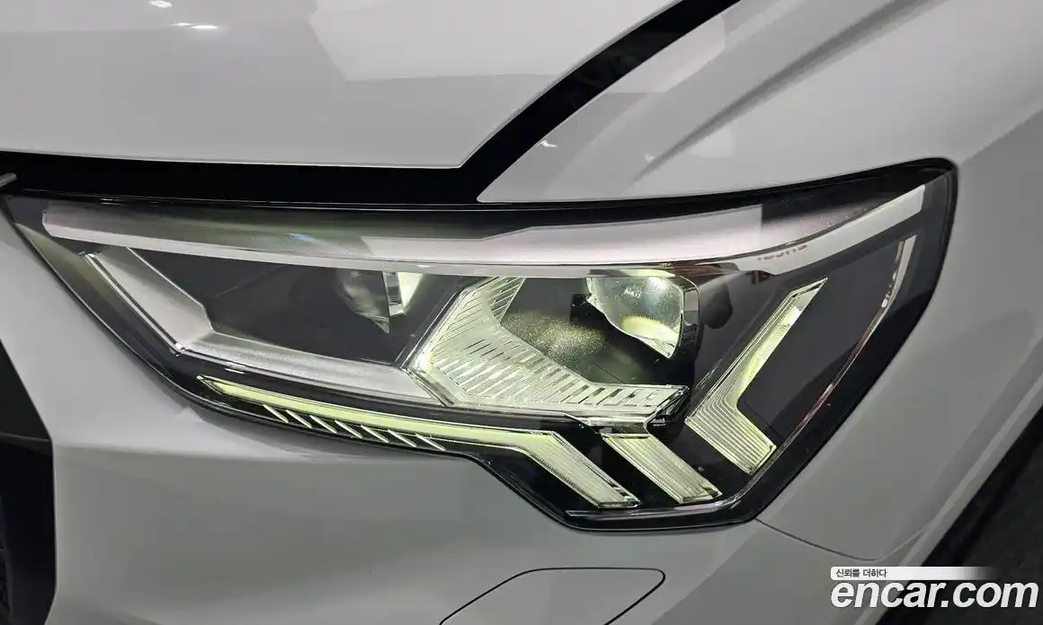 Audi Q3 2025 2.0 автомат (гидро), фото 8