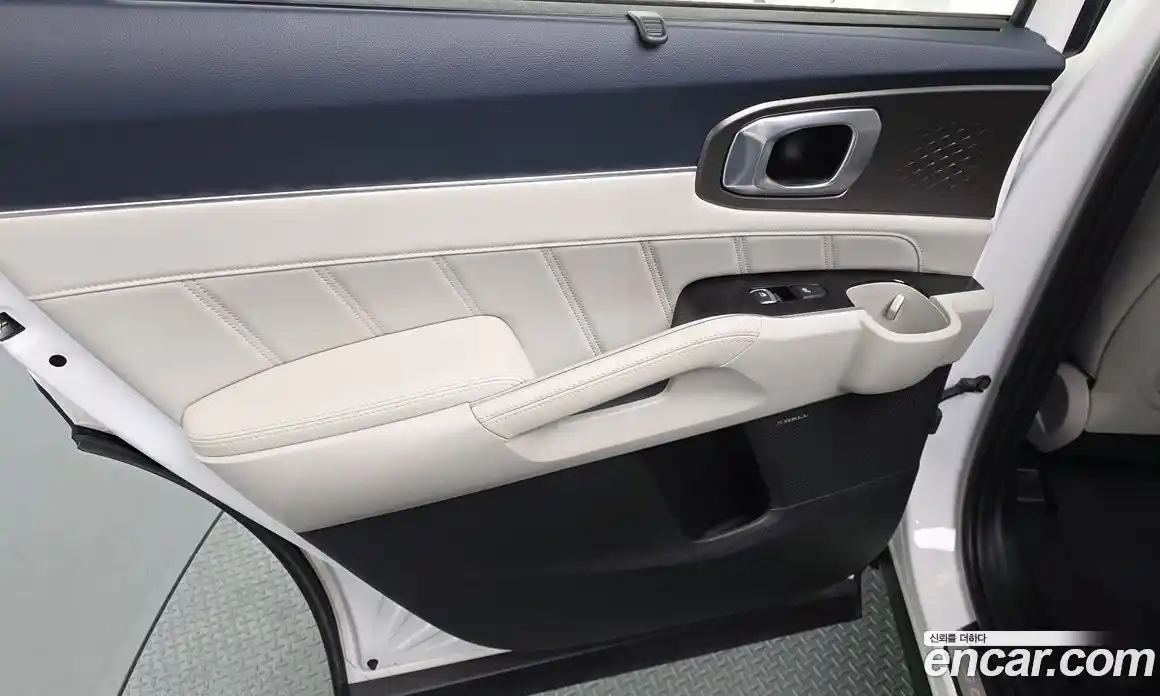 Kia Sorento 2023 1.6 автомат (гидро), фото 15