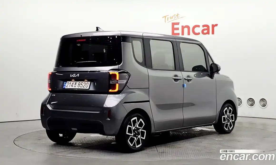 Kia Ray 2023 1.0 автомат (гидро), фото 2