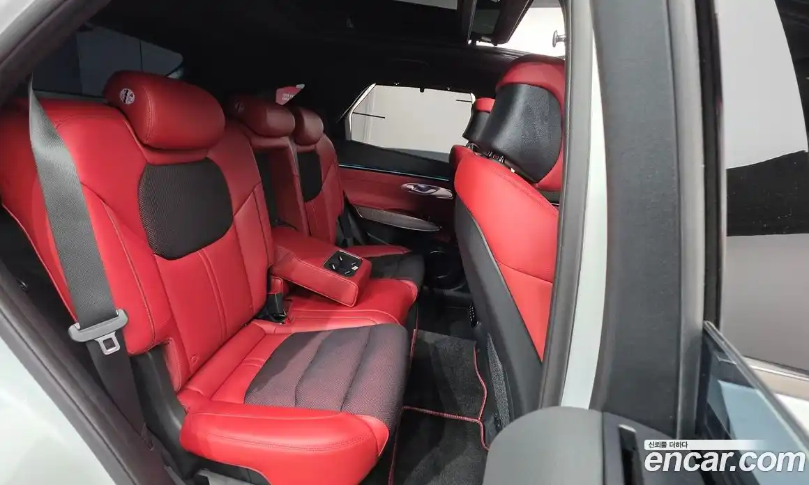 Genesis GV70 2025 2.5 автомат (гидро), фото 18