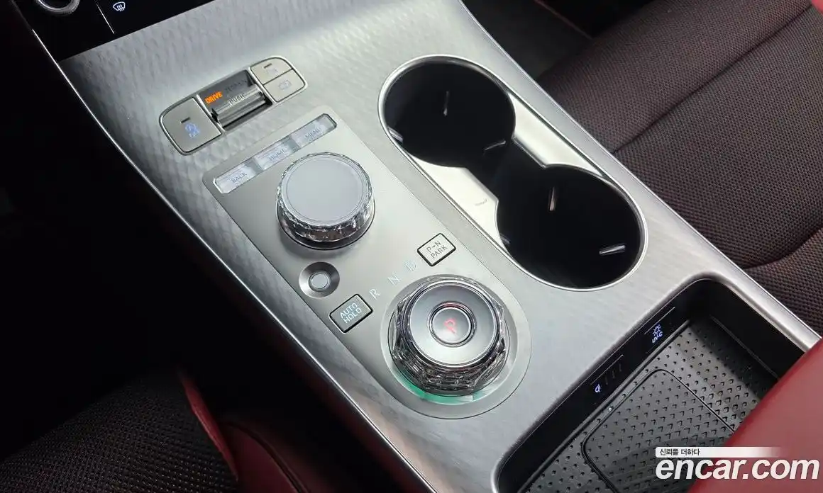 Genesis GV70 2025 2.5 автомат (гидро), фото 9