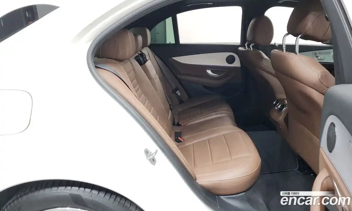 Mercedes-Benz E-Class 2020 2.0 автомат (гидро), фото 17
