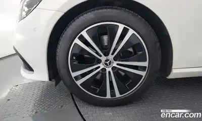 Mercedes-Benz E-Class 2020 2.0 автомат (гидро), миниатюра 5