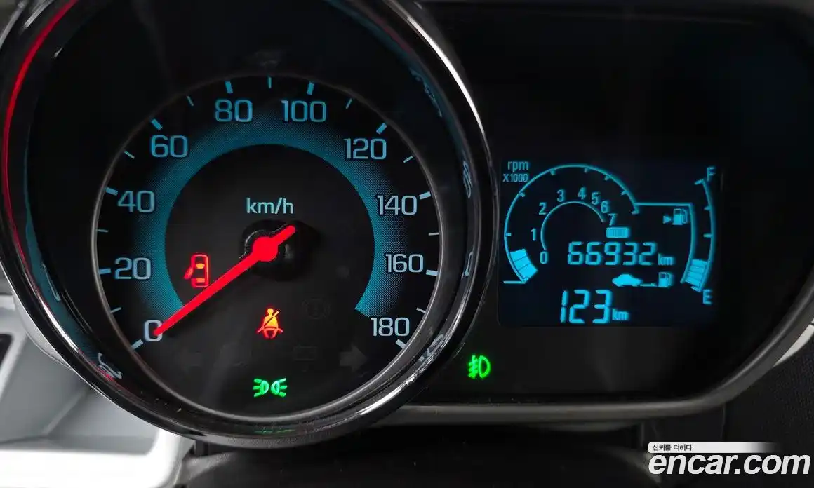 Chevrolet Spark 2014 1.0 автомат (гидро), фото 8